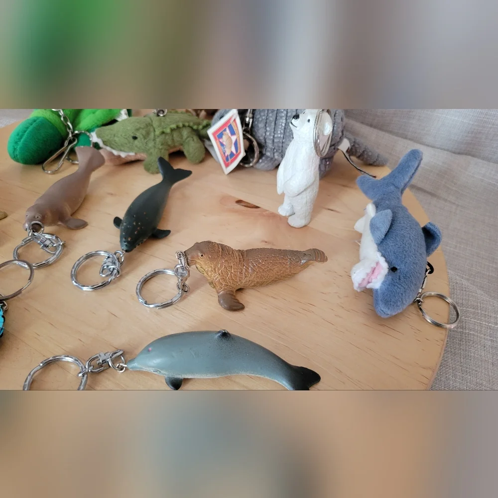 Vintage 1990's Lot of 12 Animal and Marine Life Key & Card Holders / Key Rings - Picture 8 of 16